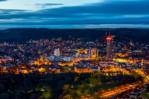 Abendaufnahme – Stadtansicht von Jena