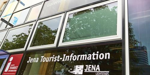 Holgrammfassade der Jena Tourist-Information am Markt 16