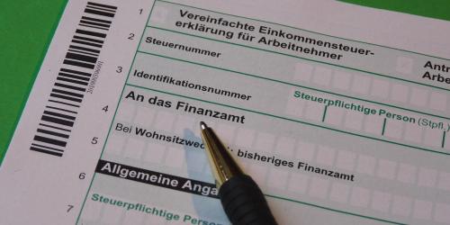 Steuererklärung mit Angabe der Steuerlichen Identifikationsnummer (Steuer-ID)