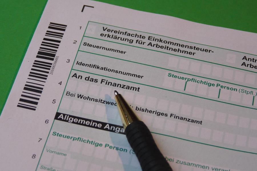 Steuererklärung mit Angabe der Steuerlichen Identifikationsnummer (Steuer-ID)